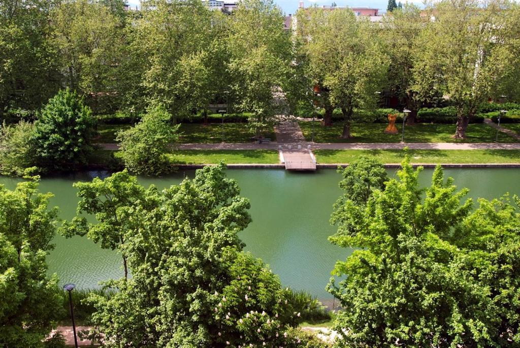 Ibis Styles Mulhouse Centre Gare Exterior foto